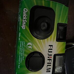 FUJI QUICK SNAP CAMERA